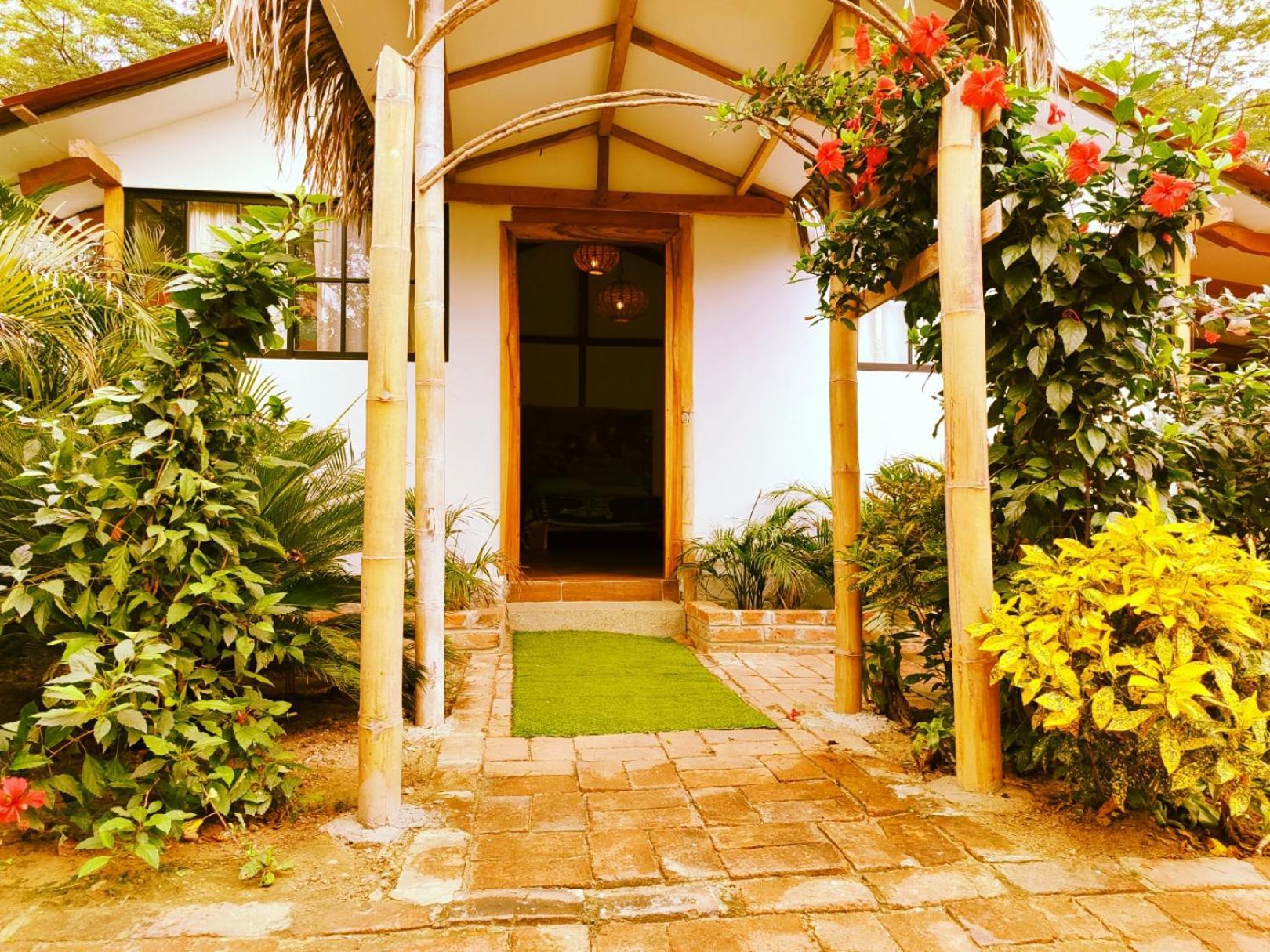 Hotel Cafe Madame Puerto López Exterior foto
